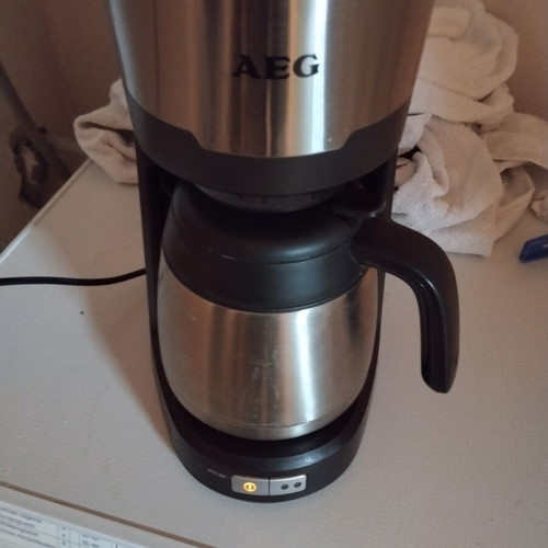 AEG French coffee maker used with minor lid and carafe damage