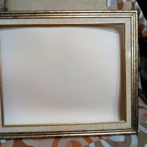 Ornate Vintage-Style Gold Picture Frame large size like new