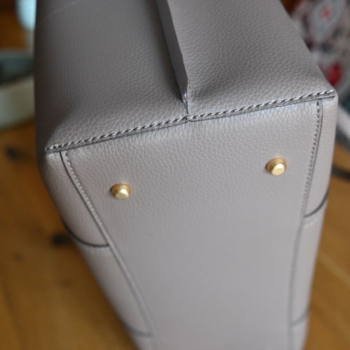 Tory Burch shoulder tote brand new, etoupe with brown inside