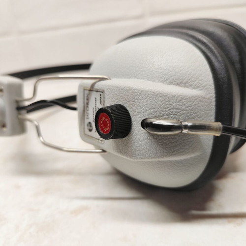 Tatchuen MD-802V vintage dynamic stereo headphones used, wired