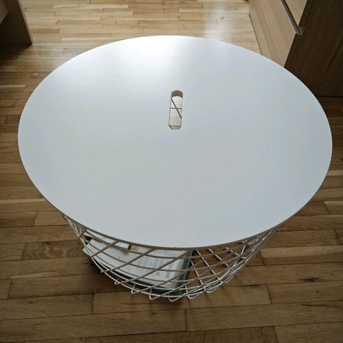 Storage coffee table like new