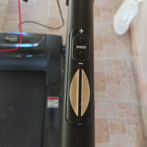Axxon Fitness Enduro 5111CA treadmill like new, 2.0 HP, 110kg max load