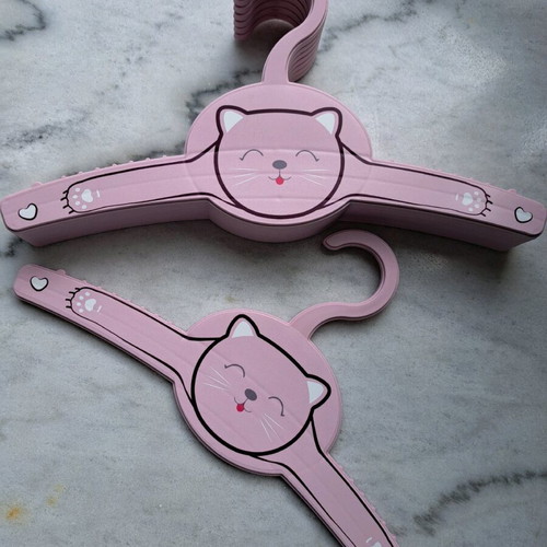 Hangers like new, pack of 8