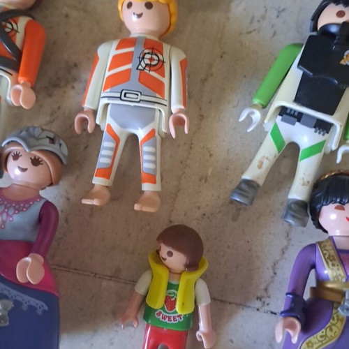 Playmobil pack of 6 pieces like new, authentic