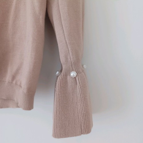 Pullover medium used with pearls beige
