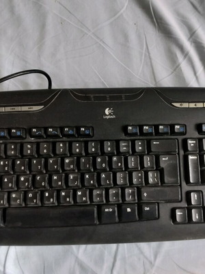 Logitech keyboard used with stable feet