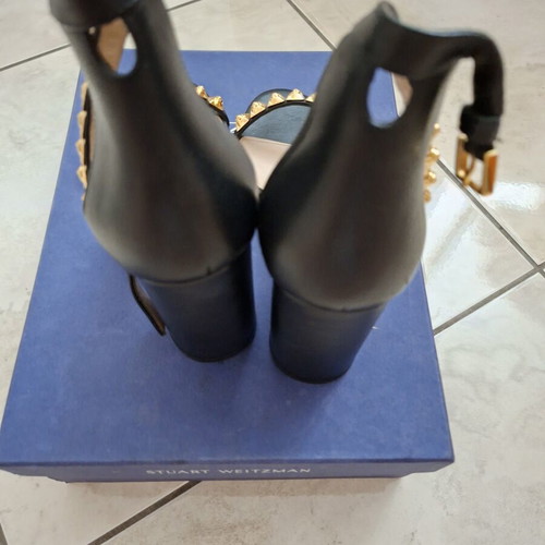 Stuart Weitzman Rosemarie black leather sandals like new with gold studs