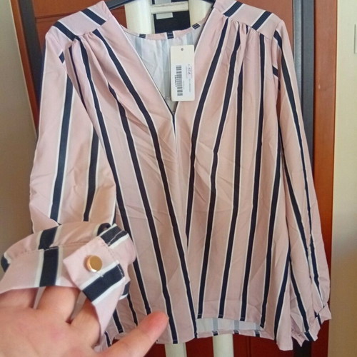 Striped blouse one size, new, salmon with gold buttons