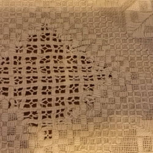 Kopaneli handmade table runner like new