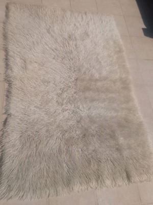 Φλοκάτη βελέντζα μεταχειρισμένη λευκή 1,90x1,20 μ.