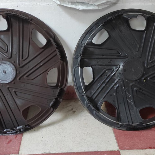 Peugeot 15 Aero Nateo hubcaps used, set of two