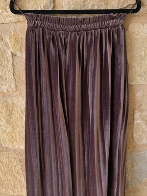 Manolo Velvet Pleated Skirt like new, pink