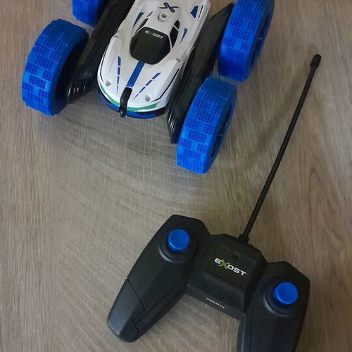 Remote control car like new
