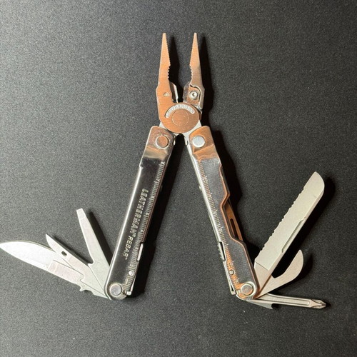 Leatherman Rebar multitool used with sheath