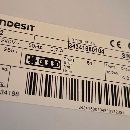 Indesit TAN 2 two-door refrigerator used with broken vegetable container