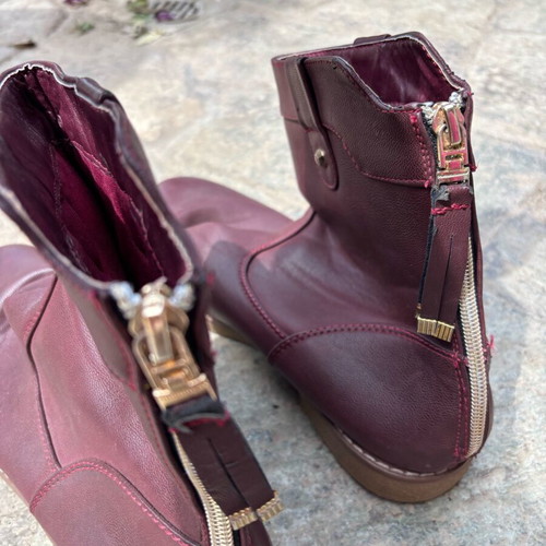 Booties like new, burgundy, size 38