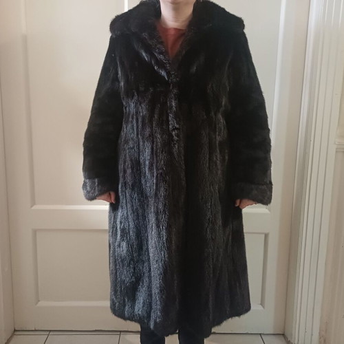 Fur coat like new, genuine black, handmade