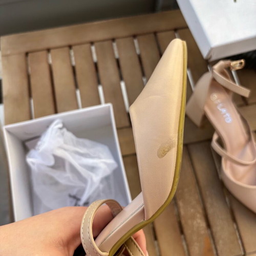 Beige faux leather pumps like new, size 39