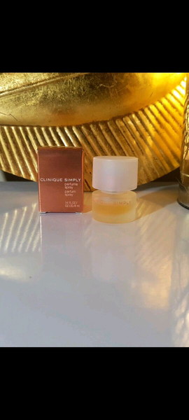 CLINIQUE SIMPLY