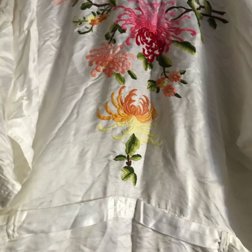 White women's silk kimono with handmade embroidery, size L like new