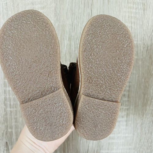 Baby leather boots new, size 20