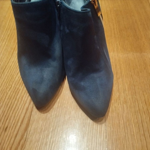 Blue suede ankle boots like new, size 39