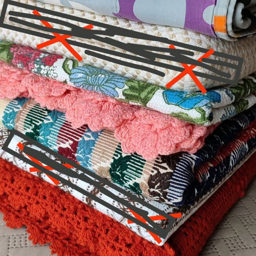 Bedding sets like new, assorted blankets and quilts