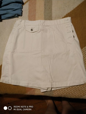 Surrender skirt size M like new, white
