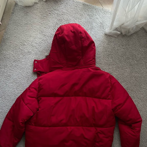Vero Moda women's puffer jacket red like new, size Small