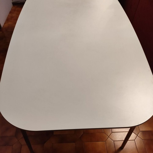 White dining table with metal legs like new