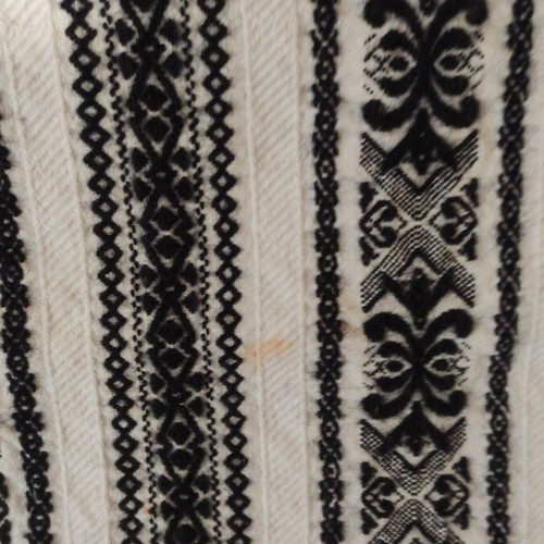 Woolen sheet like new with lace and fringes, approx. 1.40x2.38 m
