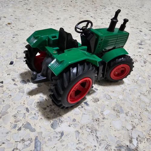 Matchbox tractor used in excellent condition