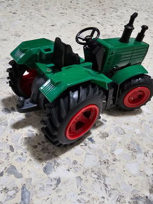 Matchbox tractor used in excellent condition