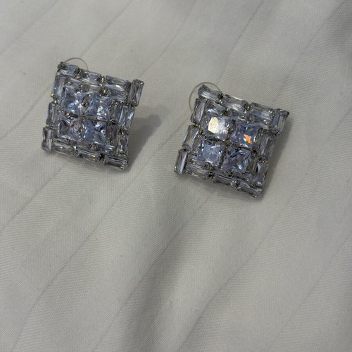 Crystal shiny earrings like new, white and silver