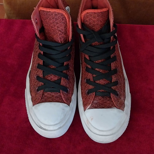 Oll Stars women's athletic shoes size 37 like new, burgundy