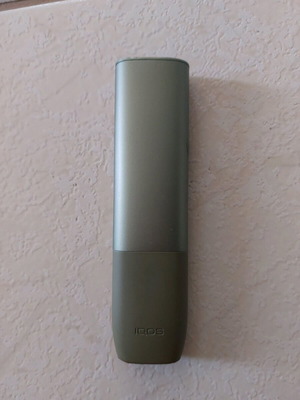 Iqos Iluma One used with damages and missing cap
