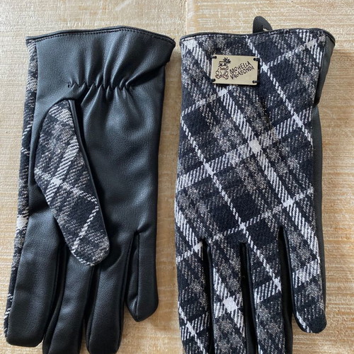 Mohella Vagabonda women's gloves pair like new, plaid and leather