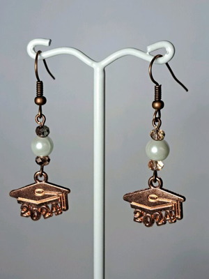 Handmade graduation cap earrings new, copper tones