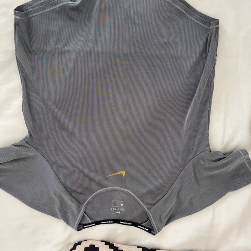 Nike T shirt size M, like new