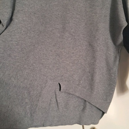Gray sweater like new with unique cut, size L