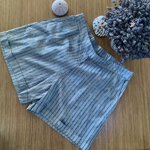 Philosophy shorts with gold stripe, grey