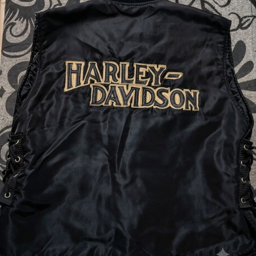 Harley-Davidson motorcycle vest, size M, embossed buttons and embroidery