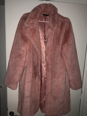 Fur pink powder used like new, size XL