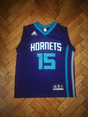 Charlotte Hornets Adidas Kemba Walker детски баскетболен елек употребяван
