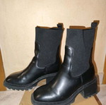Black ankle boots with heel like new, size 38