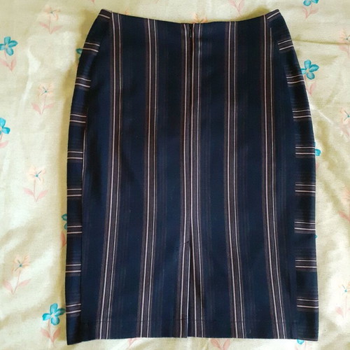 D.X. OSCAR skirt like new, size 50, black and brown