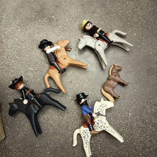 Playmobil Indians used with scene and accessories