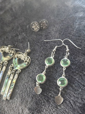 Set of earrings like new