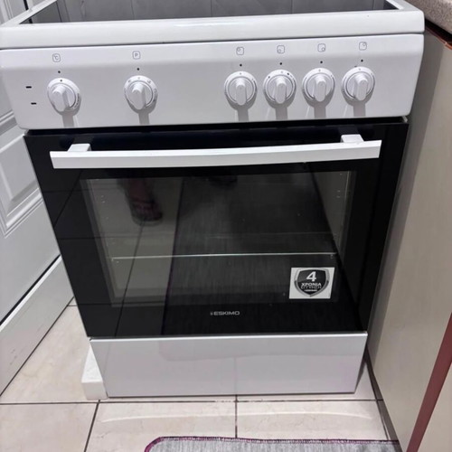 Eskimo electric oven with ceramic hobs