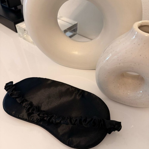 Sleep mask in black shade and excellent condition